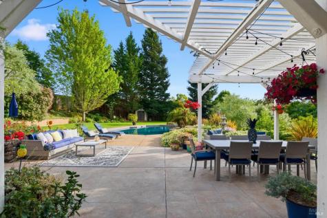 3646 Rutherford Way Santa Rosa CA 95404