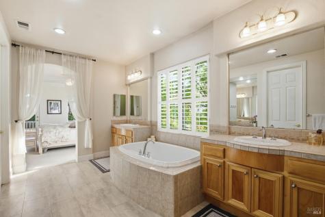 3646 Rutherford Way Santa Rosa CA 95404