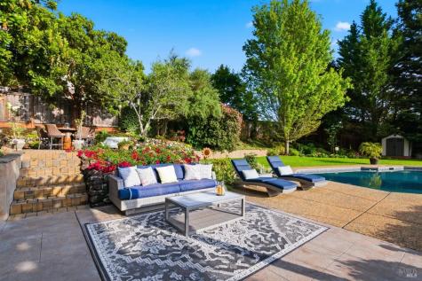 3646 Rutherford Way Santa Rosa CA 95404