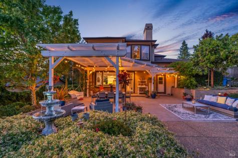 3646 Rutherford Way Santa Rosa CA 95404