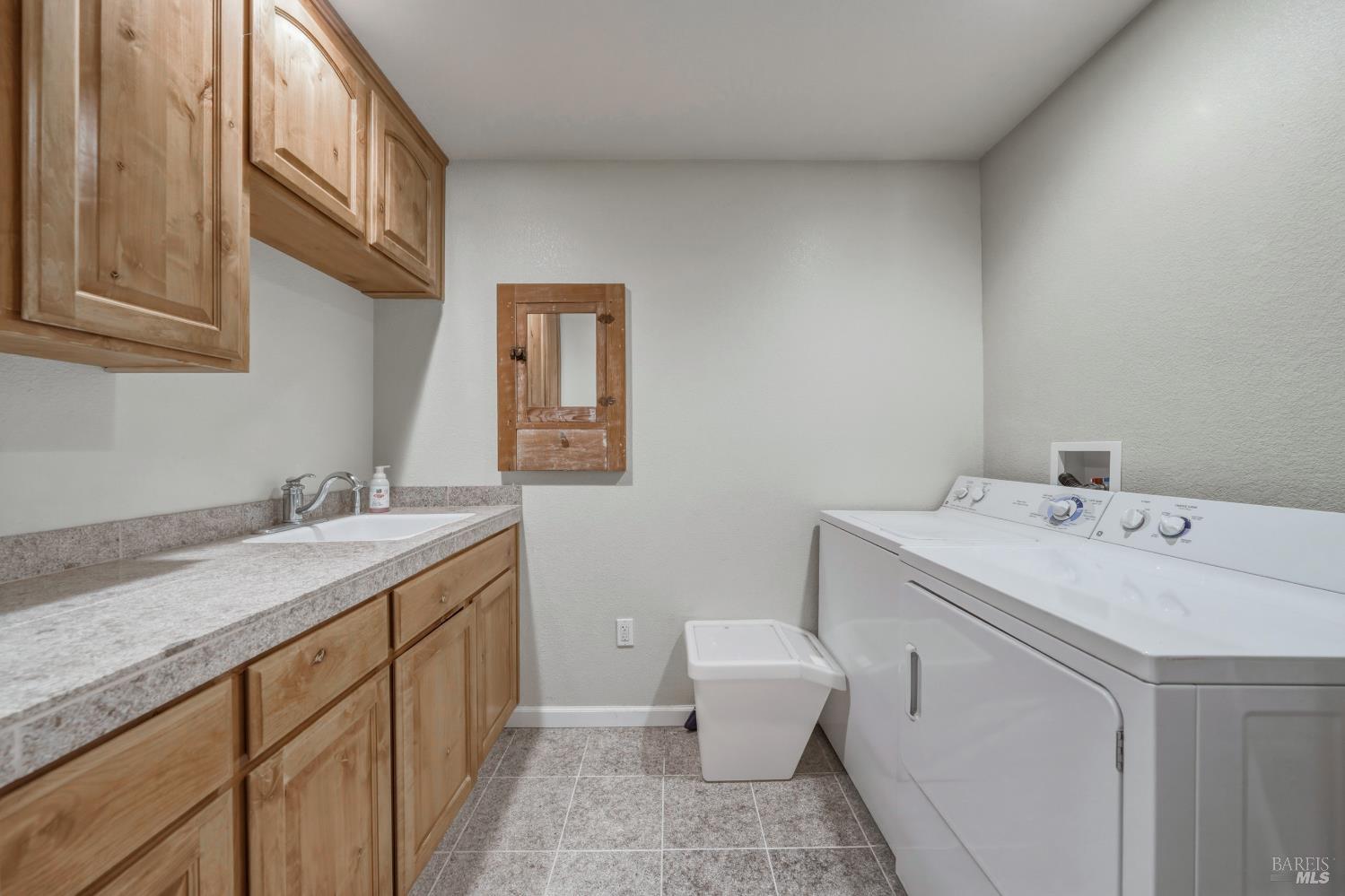 15800 Rainbow Drive Cobb CA 95426