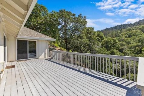 445 Crestridge Place Santa Rosa CA 95409