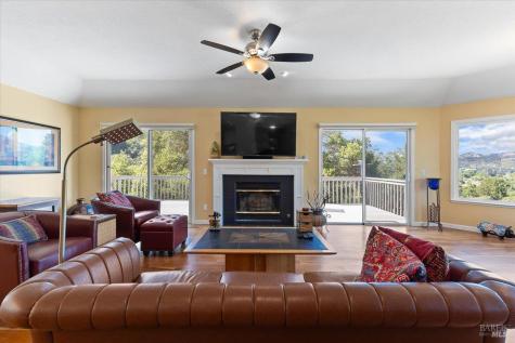 445 Crestridge Place Santa Rosa CA 95409