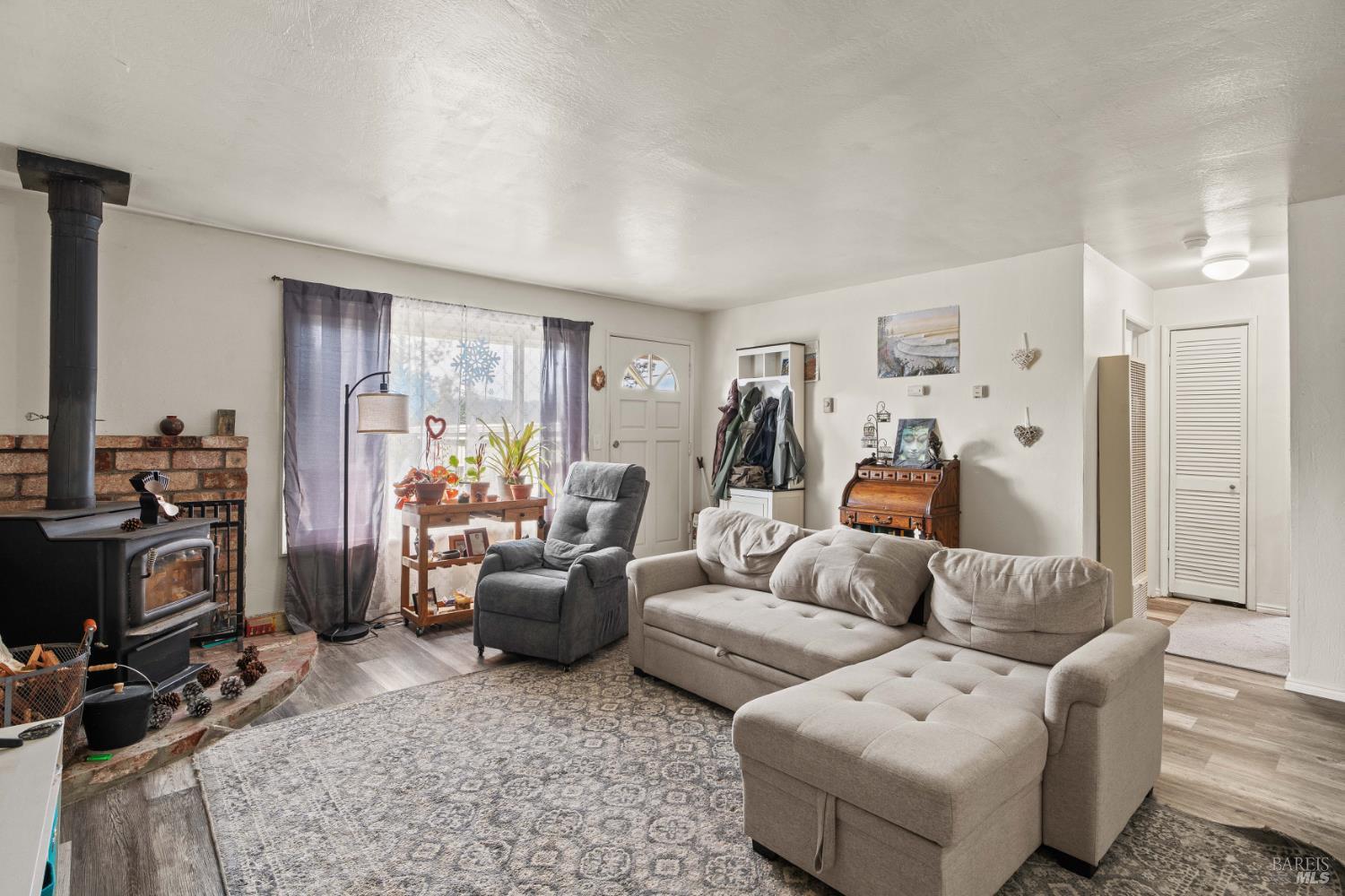 28060 Poppy Drive Willits CA 95490