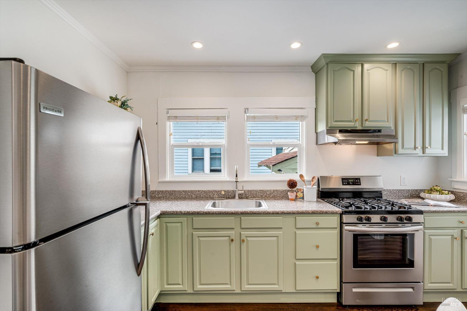 3661 Loma Vista Avenue Oakland CA 94619
