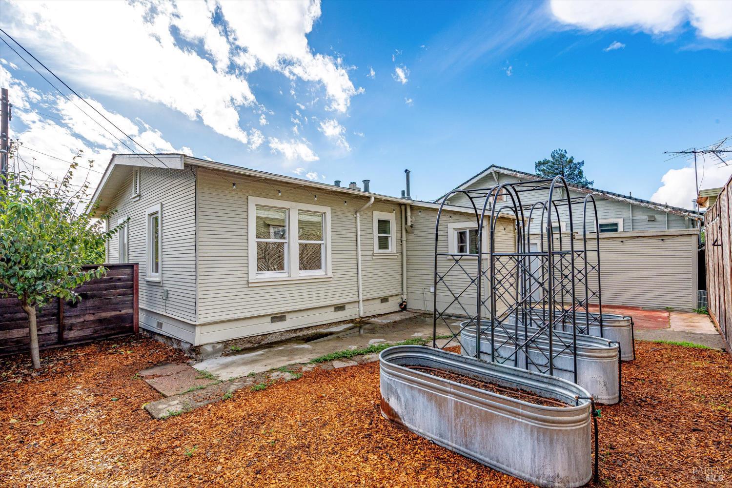 3661 Loma Vista Avenue Oakland CA 94619
