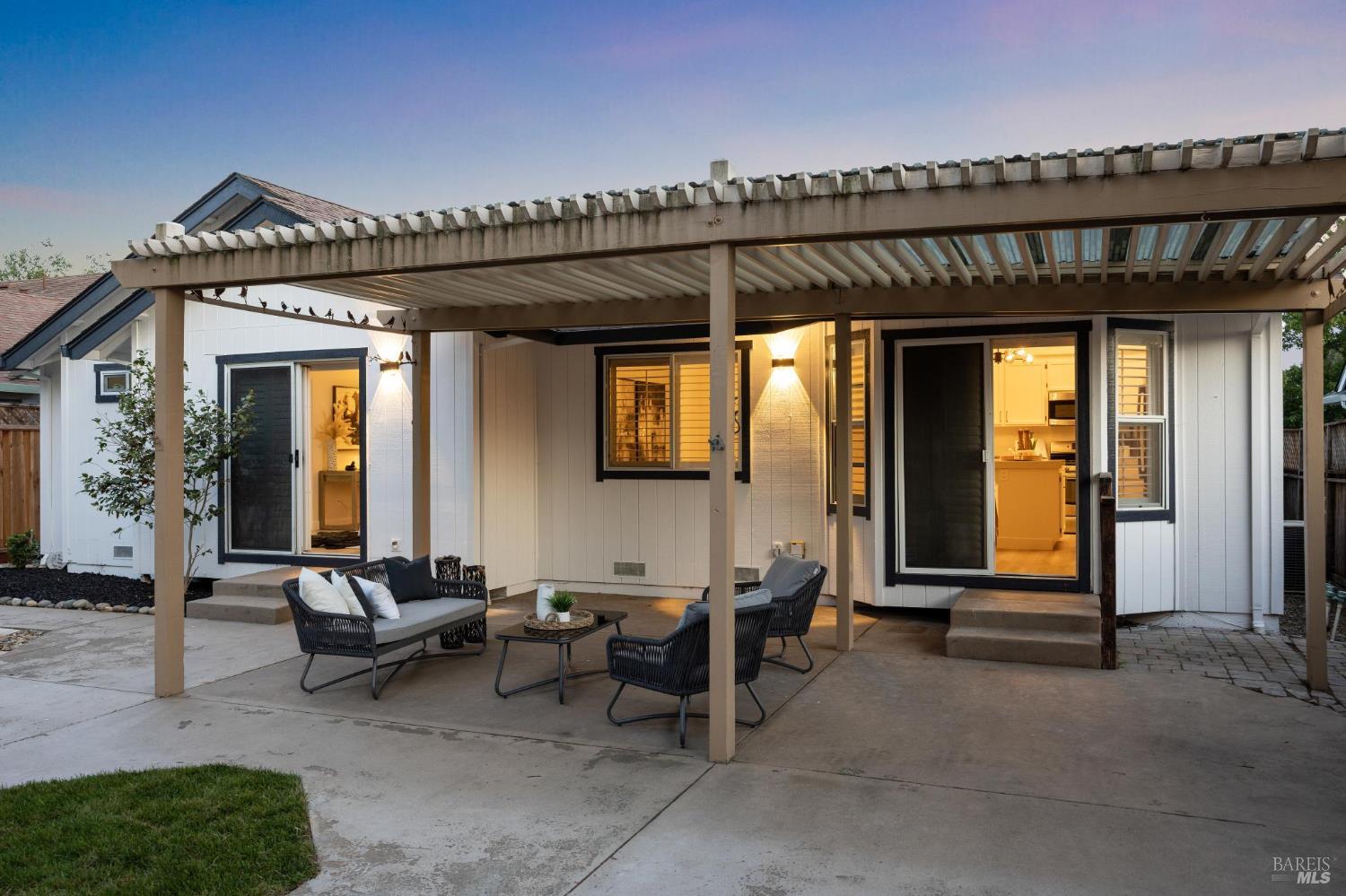 2053 Seville Street Santa Rosa CA 95403