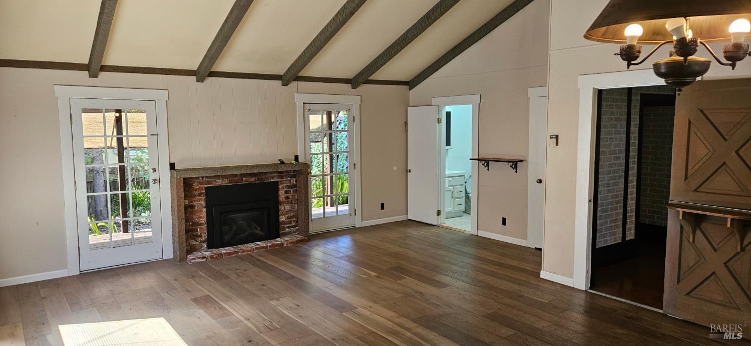 523 Center Street Healdsburg CA 95448