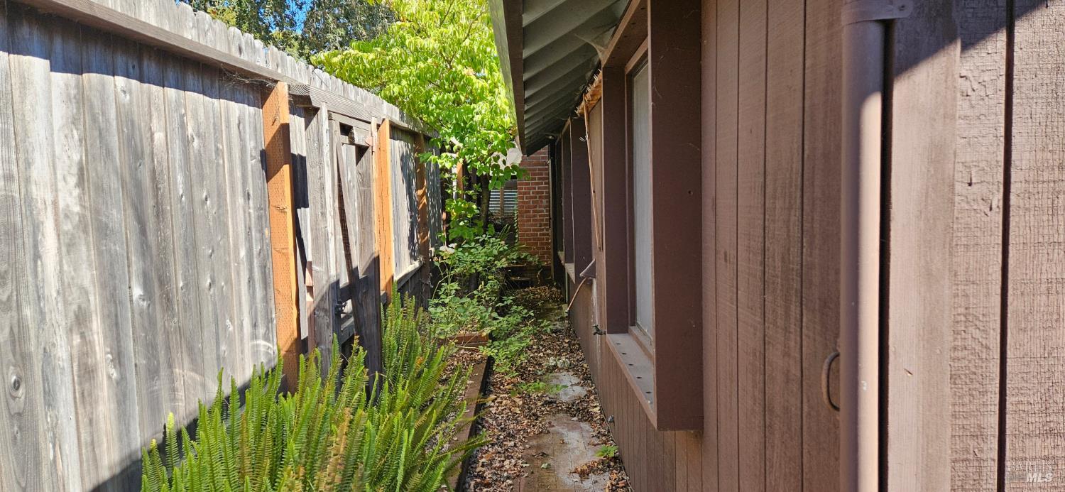 523 Center Street Healdsburg CA 95448