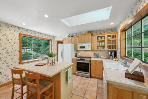 1311 W Dry Creek Road Healdsburg CA 95448