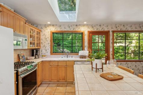 1311 W Dry Creek Road Healdsburg CA 95448