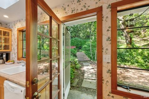 1311 W Dry Creek Road Healdsburg CA 95448