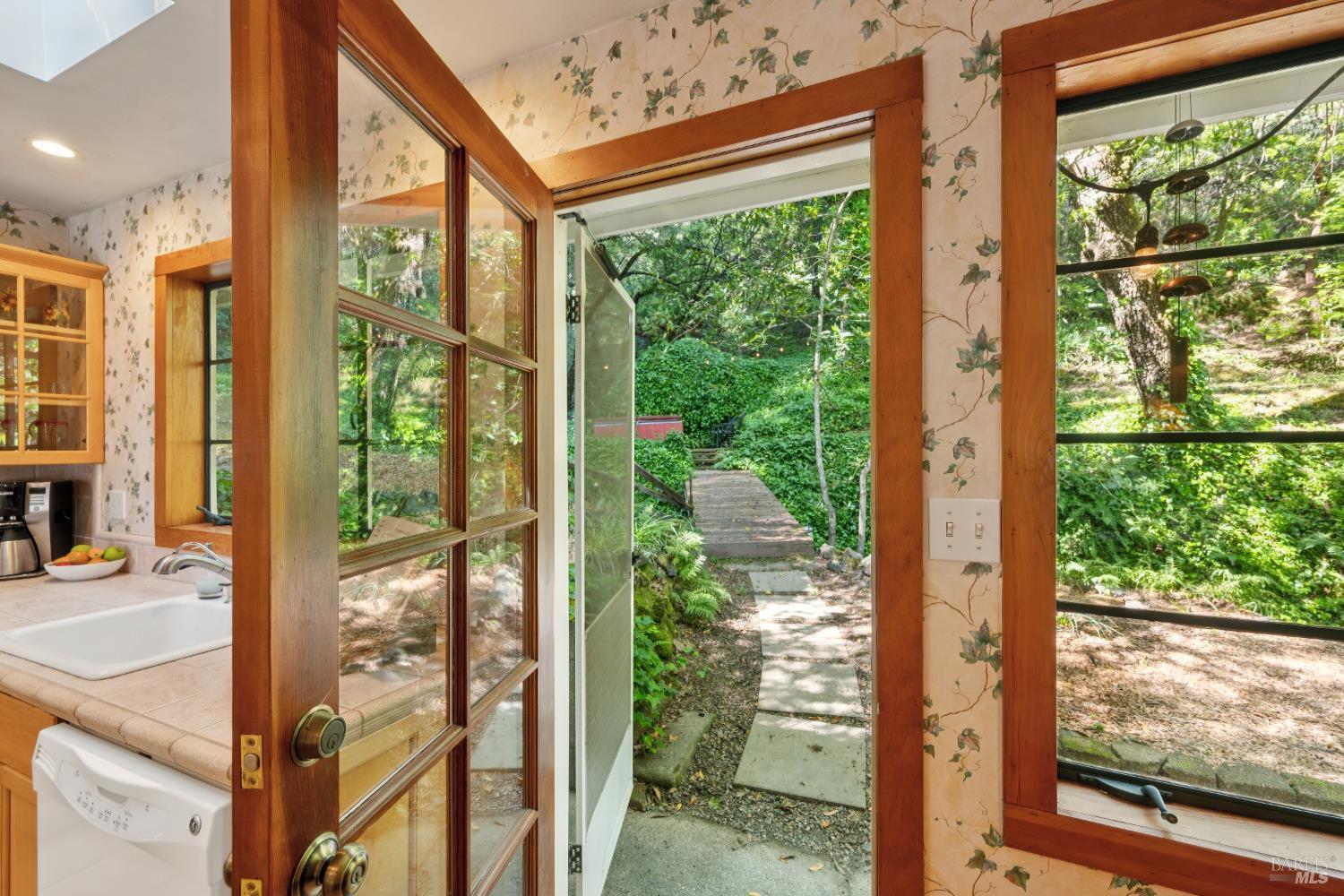 1311 W Dry Creek Road Healdsburg CA 95448