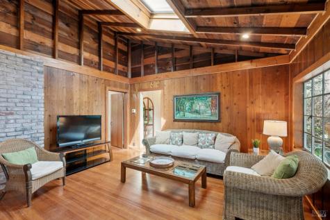 1311 W Dry Creek Road Healdsburg CA 95448