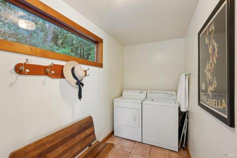 1311 W Dry Creek Road Healdsburg CA 95448