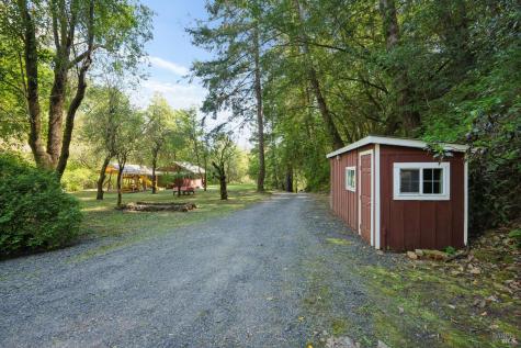 1311 W Dry Creek Road Healdsburg CA 95448