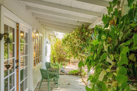 1311 W Dry Creek Road Healdsburg CA 95448