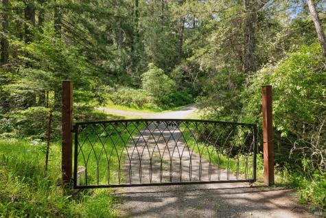 1311 W Dry Creek Road Healdsburg CA 95448