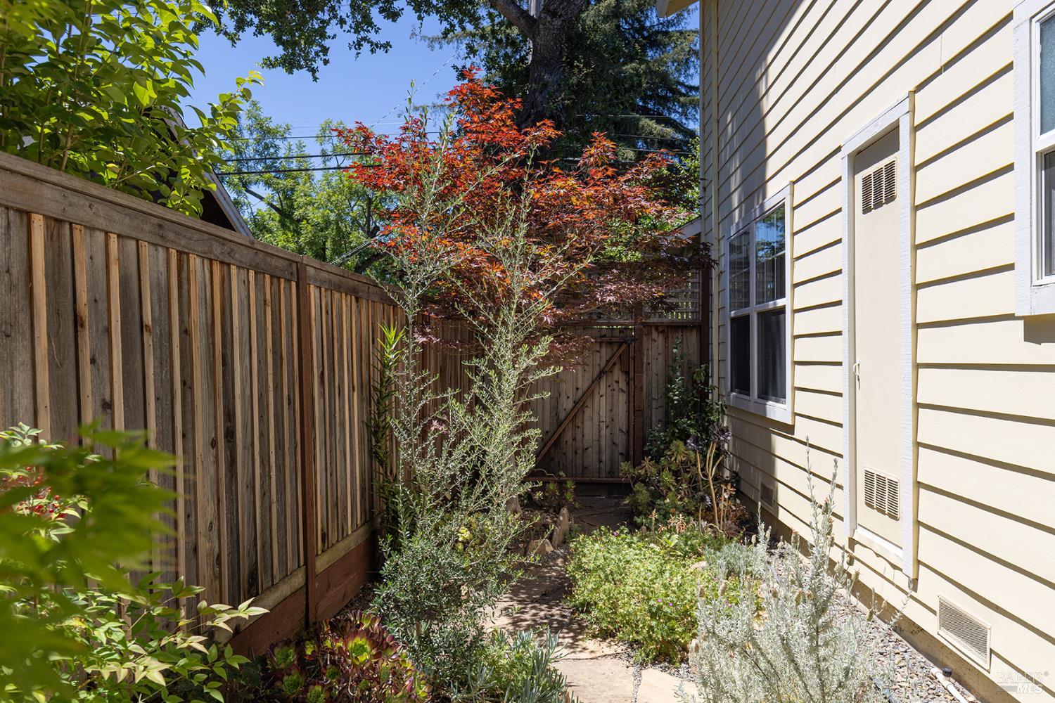 1488 North Street Santa Rosa CA 95404
