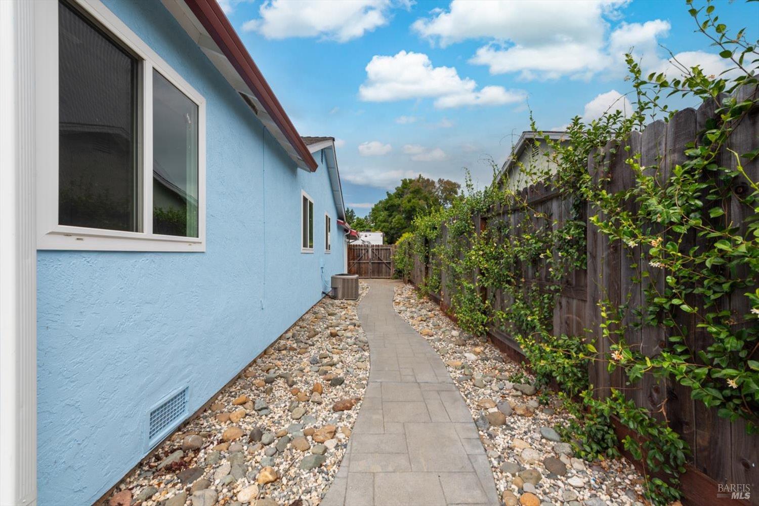 453 Shannon Drive Vacaville CA 95688