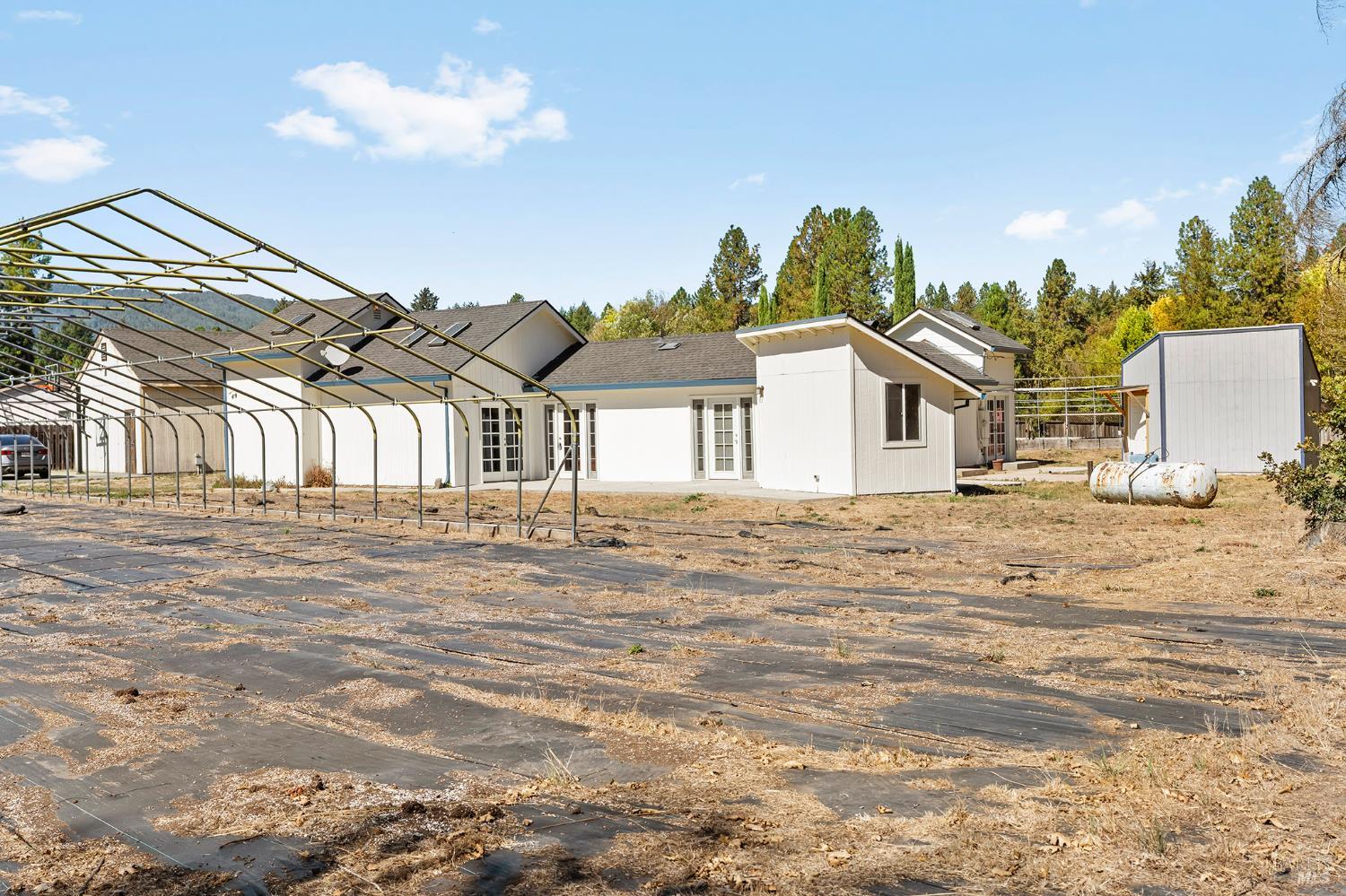 1041 Creek Side Court Laytonville CA 95454