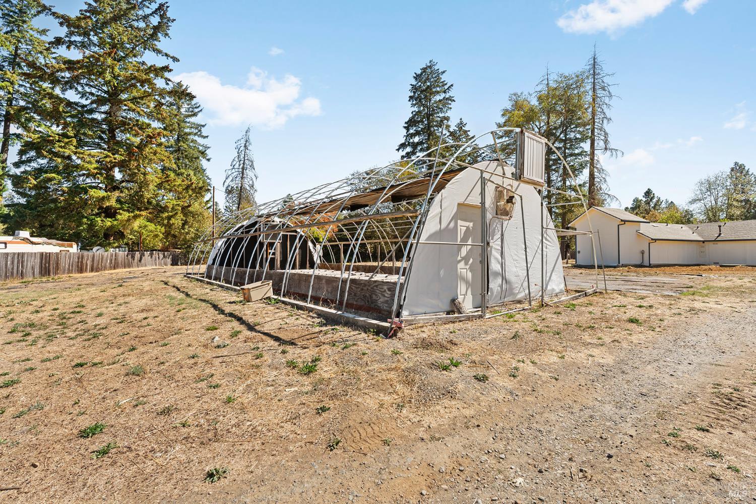 1041 Creek Side Court Laytonville CA 95454