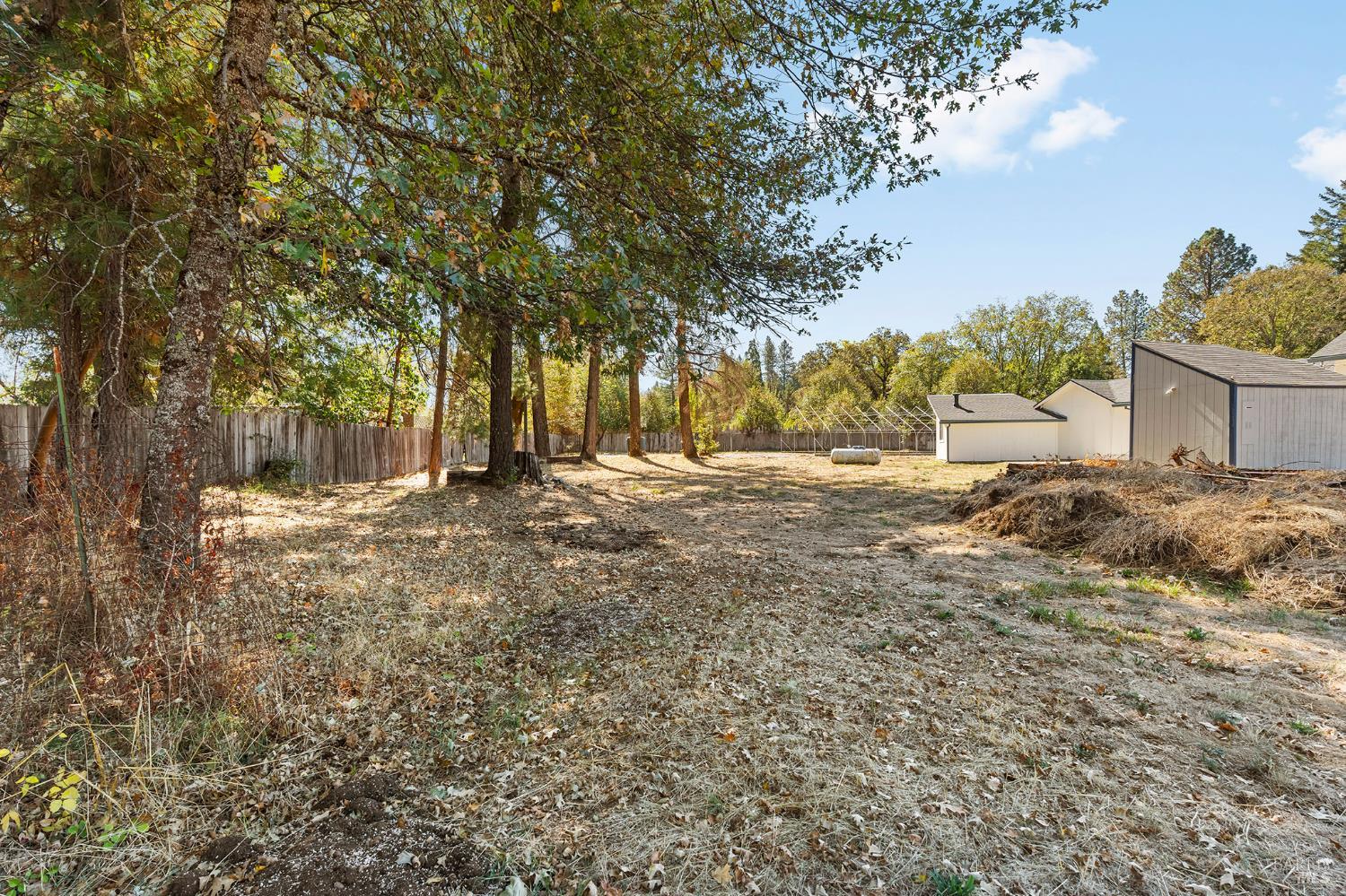 1041 Creek Side Court Laytonville CA 95454