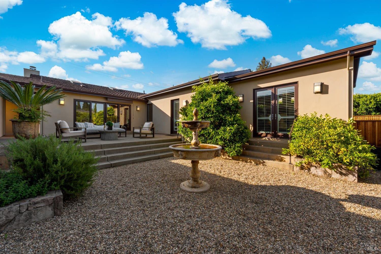 977 Pratt Avenue St. Helena CA 94574