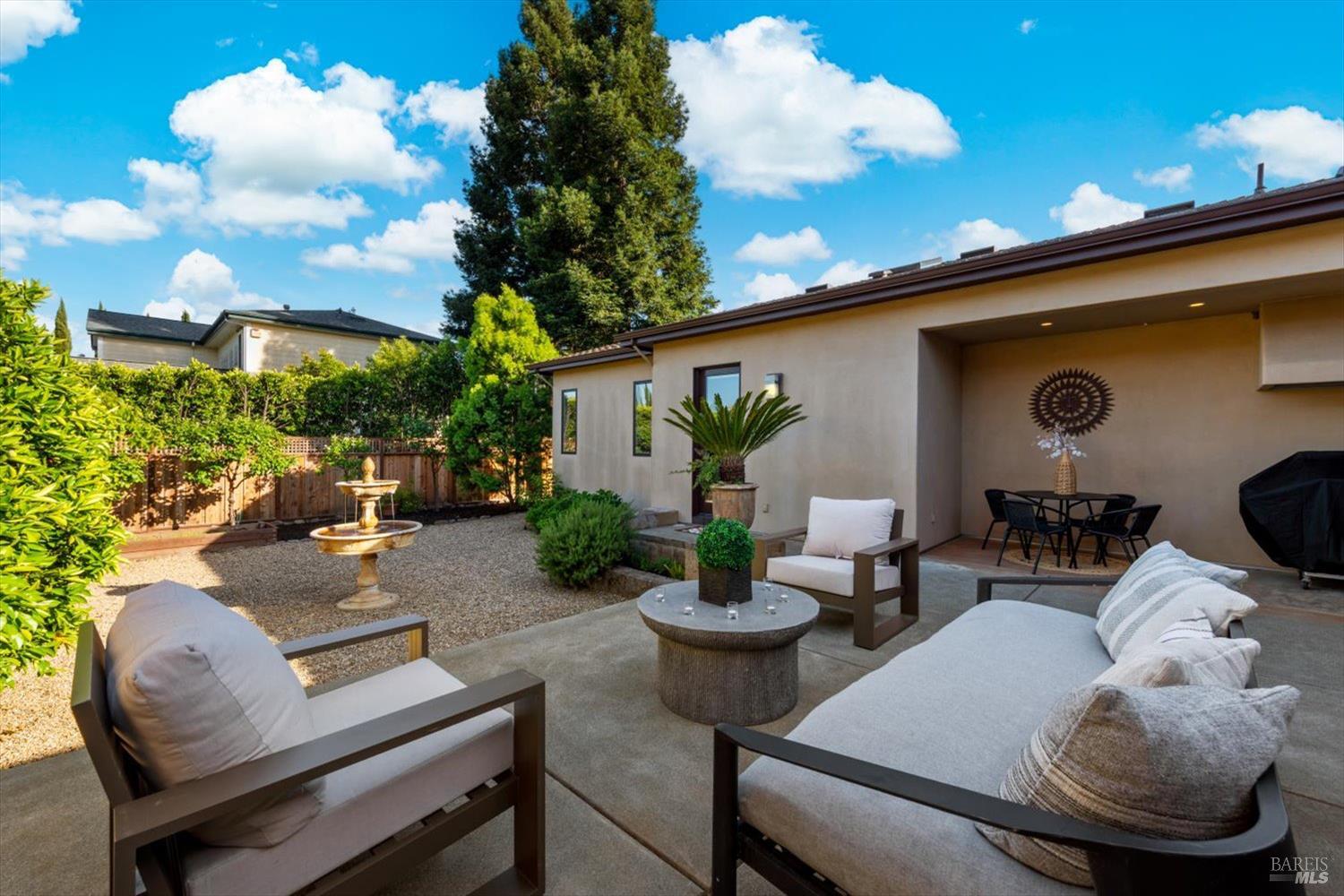 977 Pratt Avenue St. Helena CA 94574