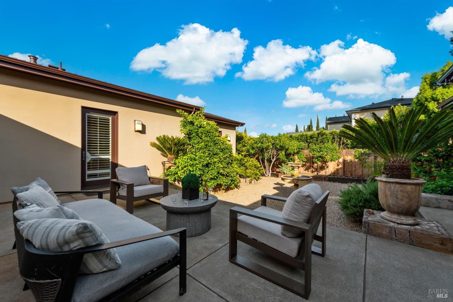 977 Pratt Avenue St. Helena CA 94574