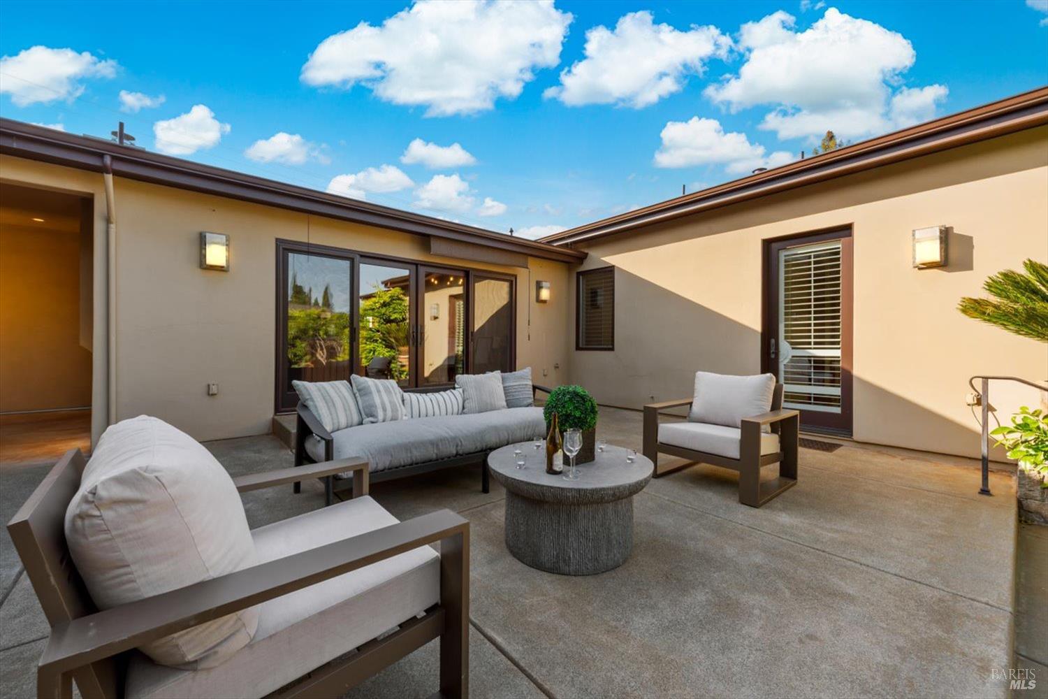 977 Pratt Avenue St. Helena CA 94574