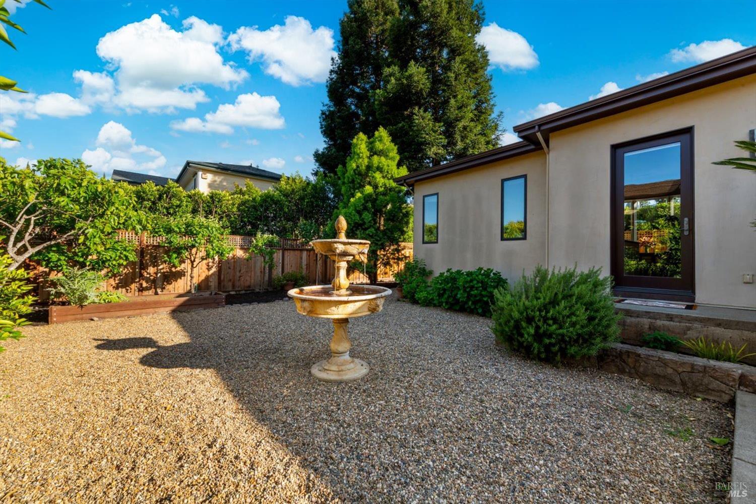 977 Pratt Avenue St. Helena CA 94574