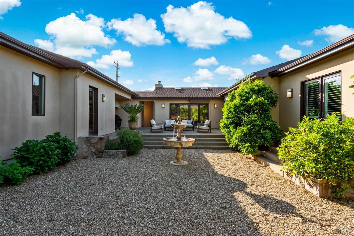 977 Pratt Avenue St. Helena CA 94574