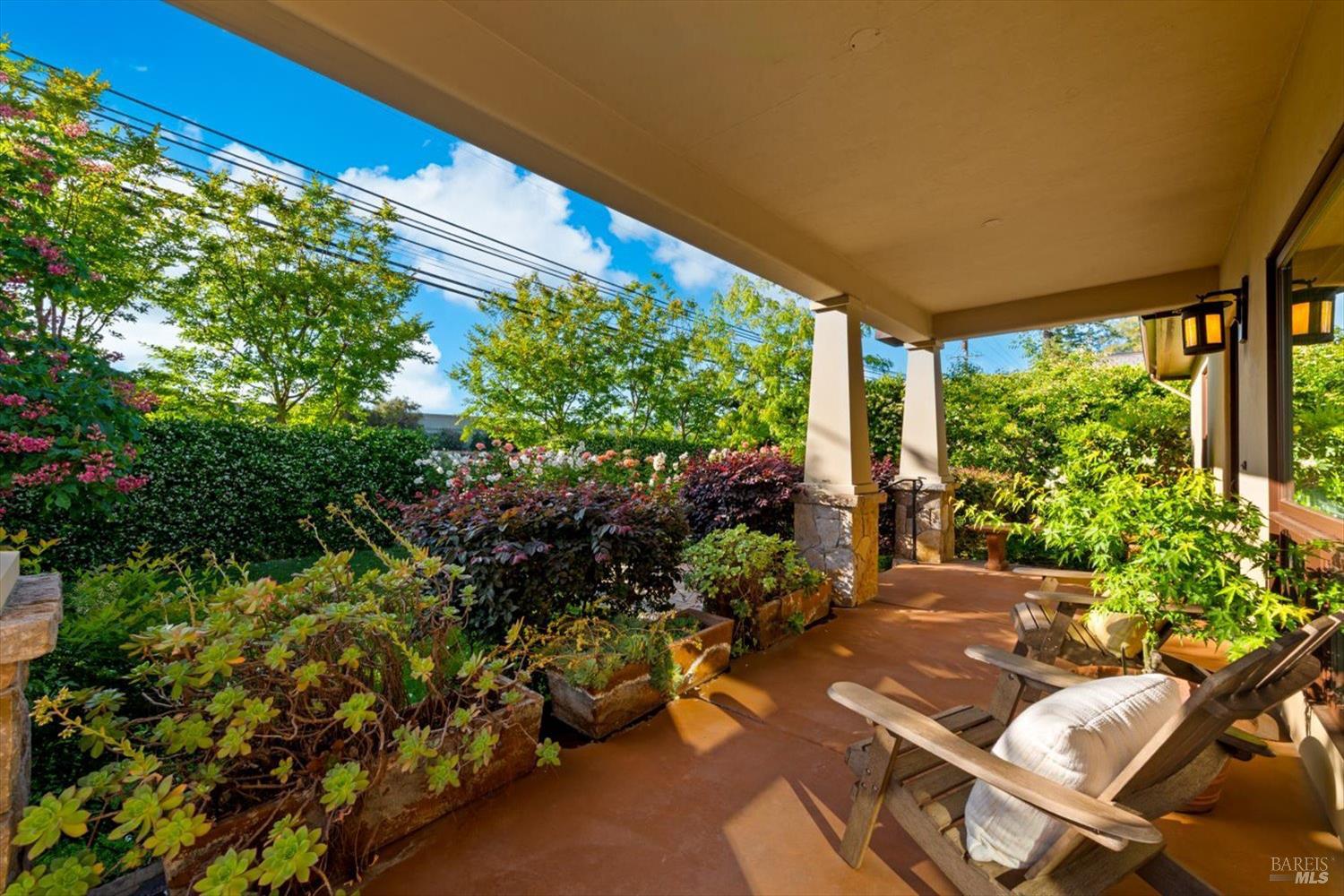 977 Pratt Avenue St. Helena CA 94574
