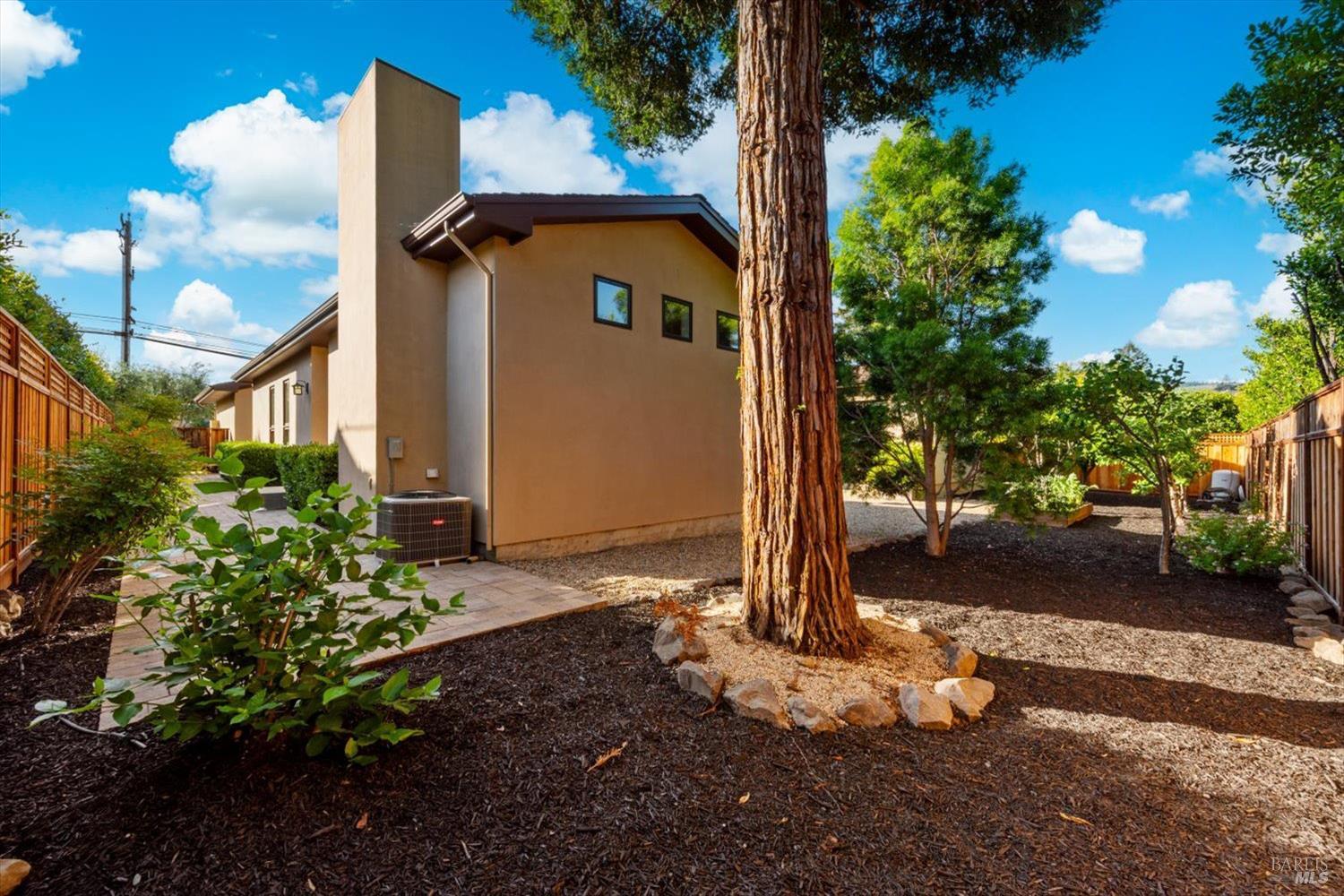 977 Pratt Avenue St. Helena CA 94574