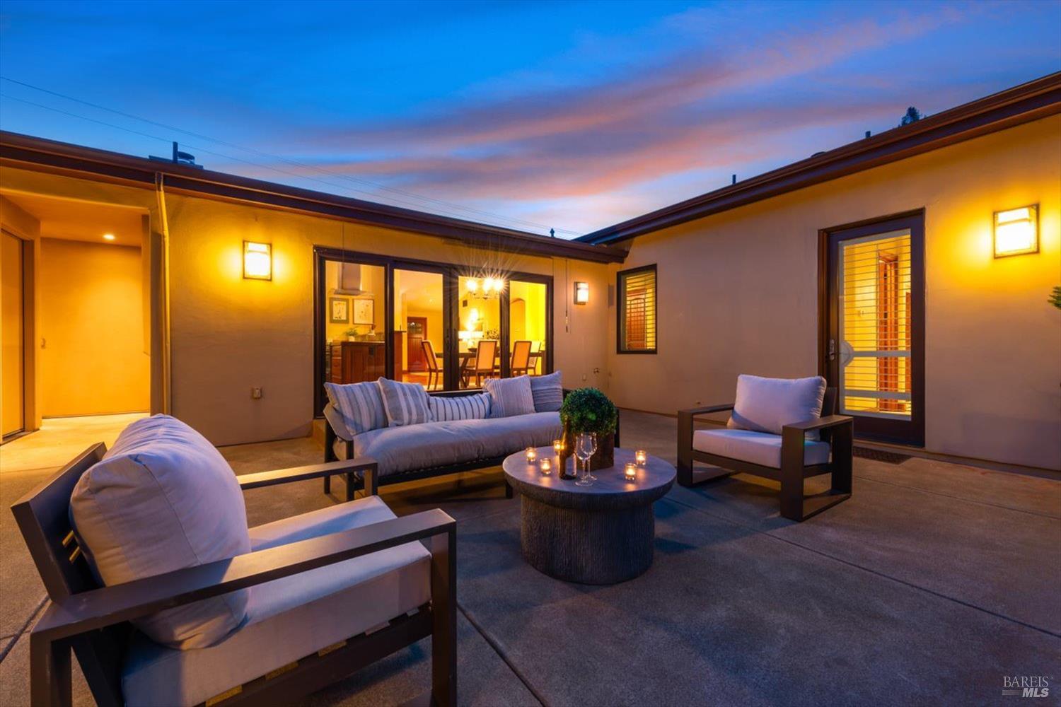 977 Pratt Avenue St. Helena CA 94574
