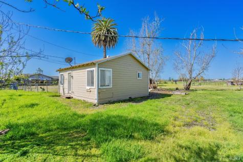 4475 Dowdell Avenue Santa Rosa CA 95407
