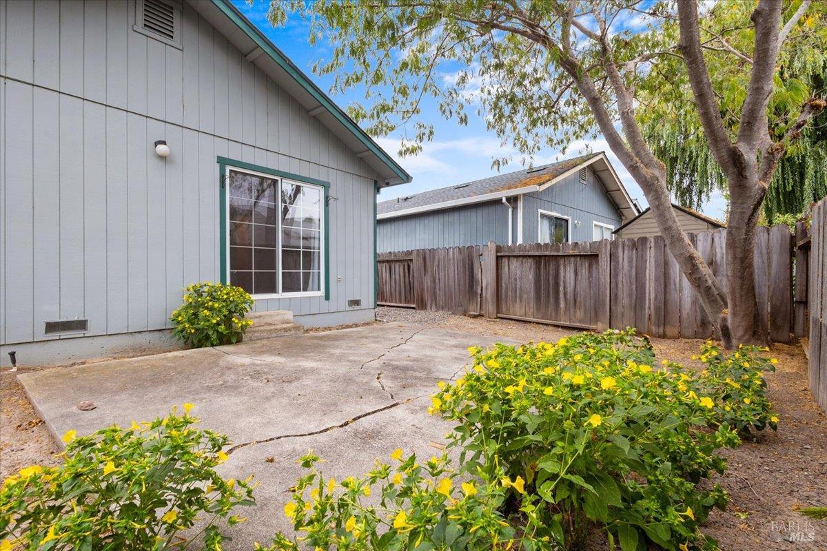 980 Stanislaus Way Santa Rosa CA 95401