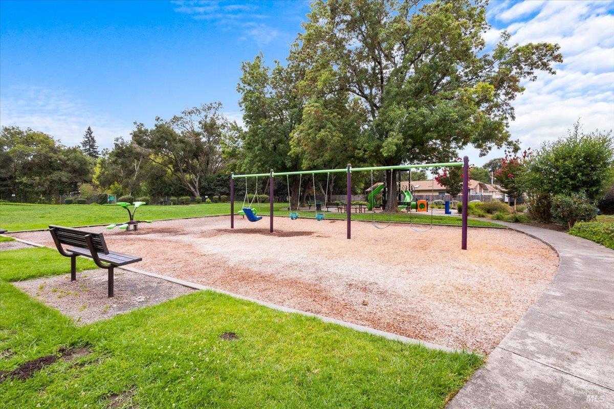 980 Stanislaus Way Santa Rosa CA 95401