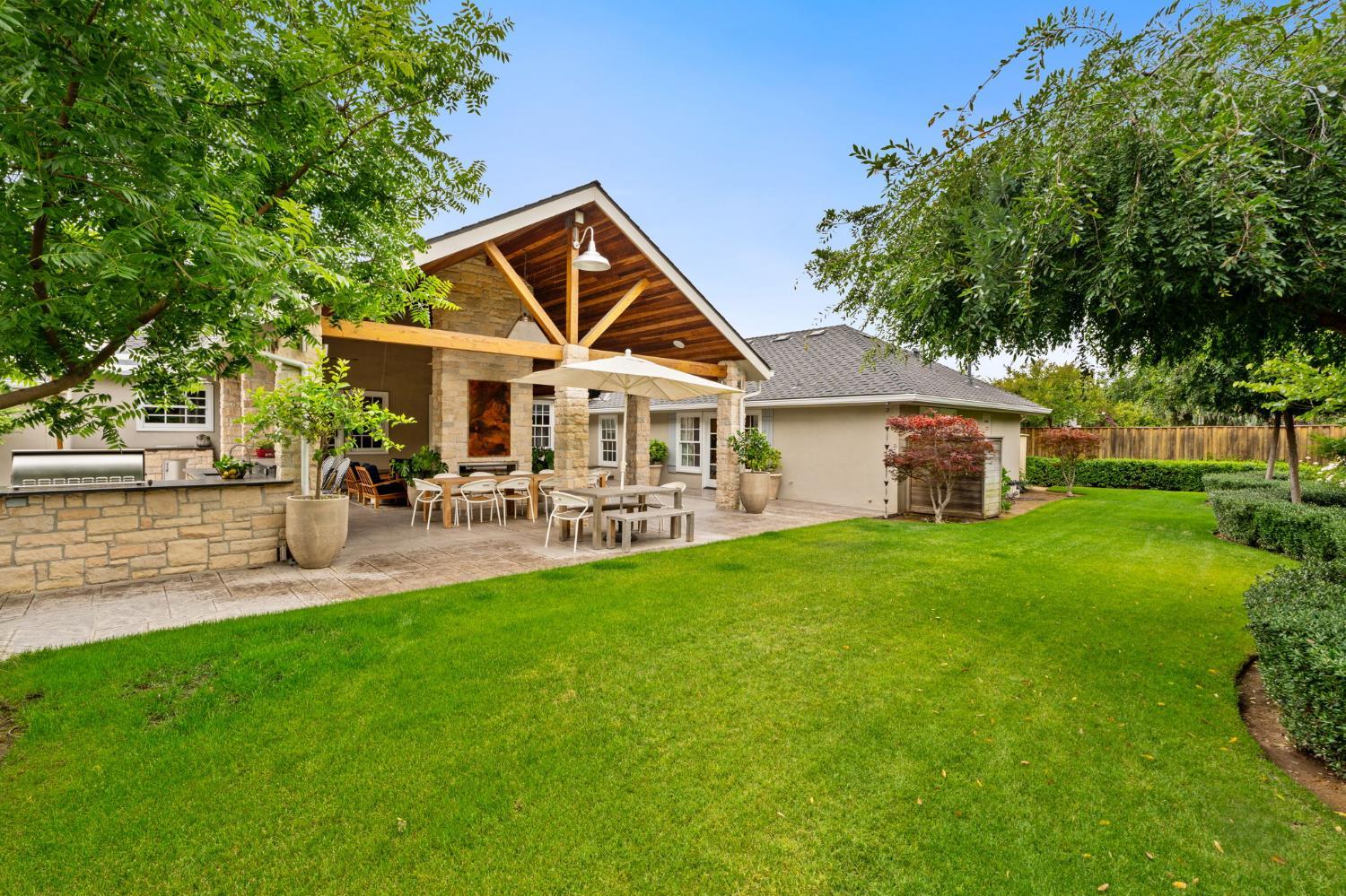 7550 N Spy Glass Avenue Fresno CA 93711