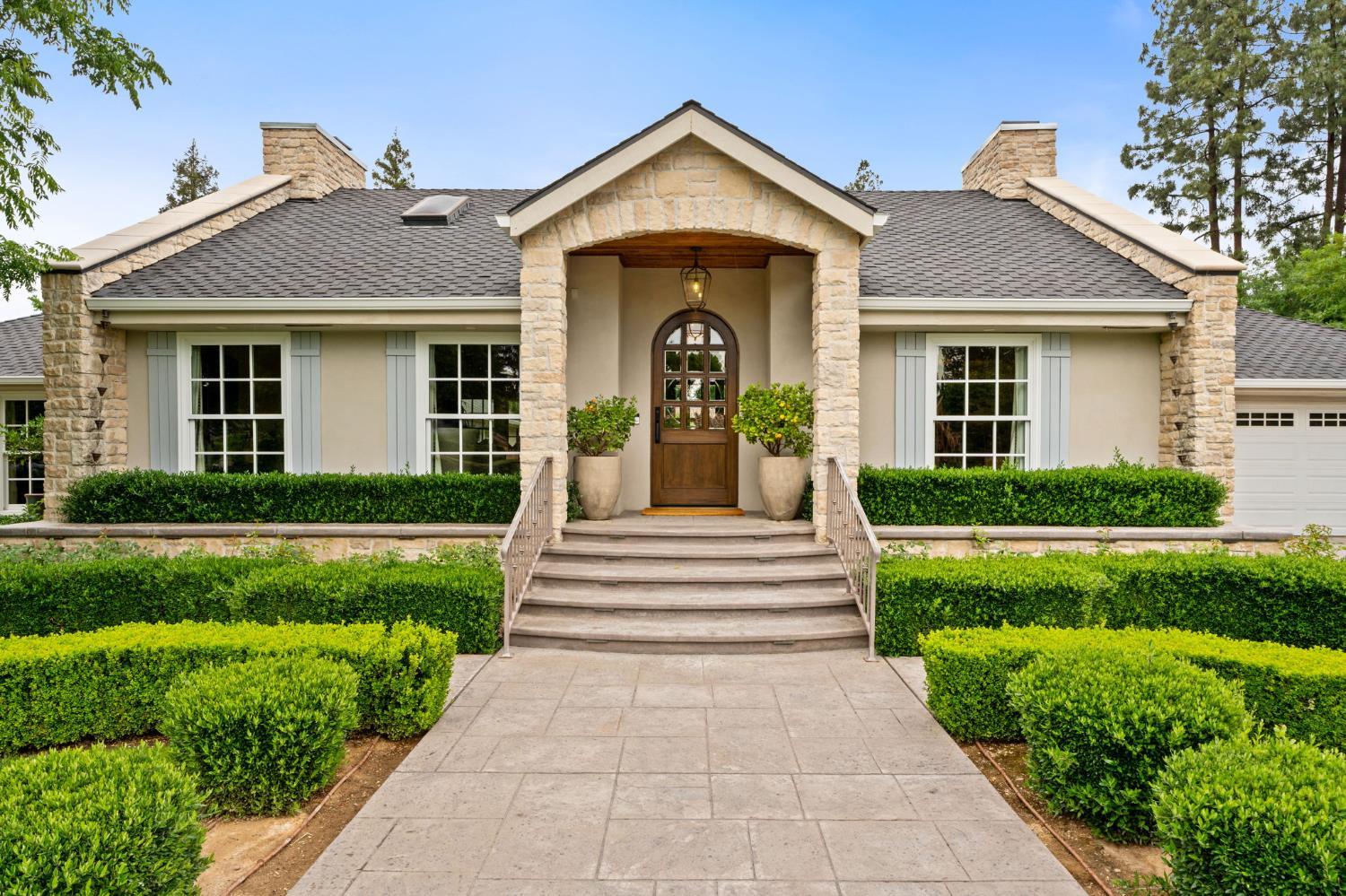 7550 N Spy Glass Avenue Fresno CA 93711