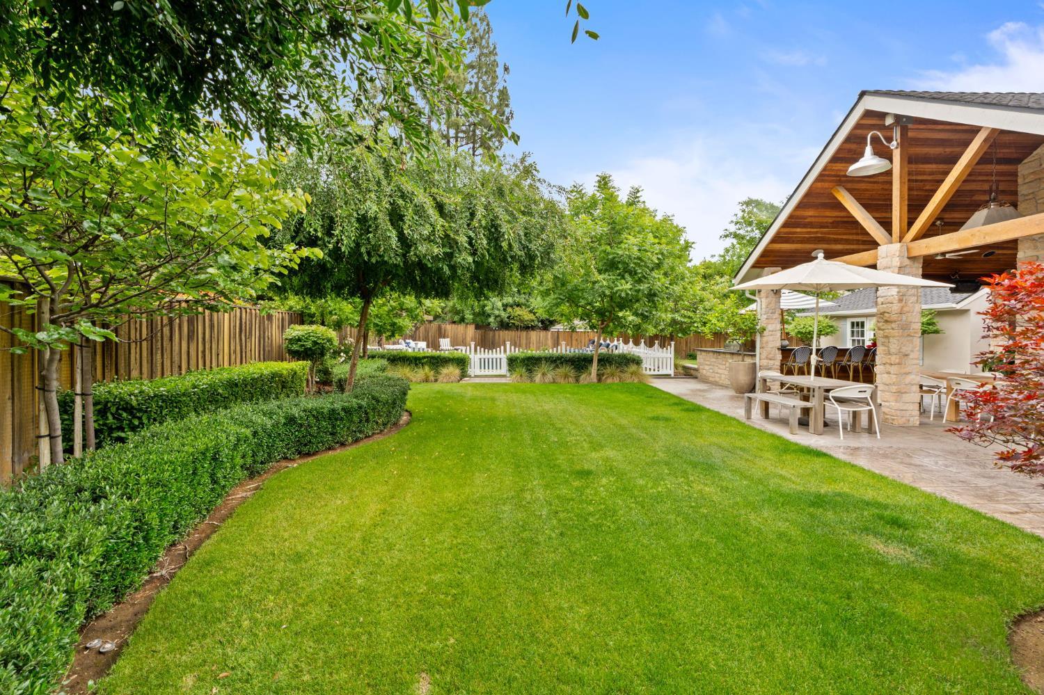 7550 N Spy Glass Avenue Fresno CA 93711