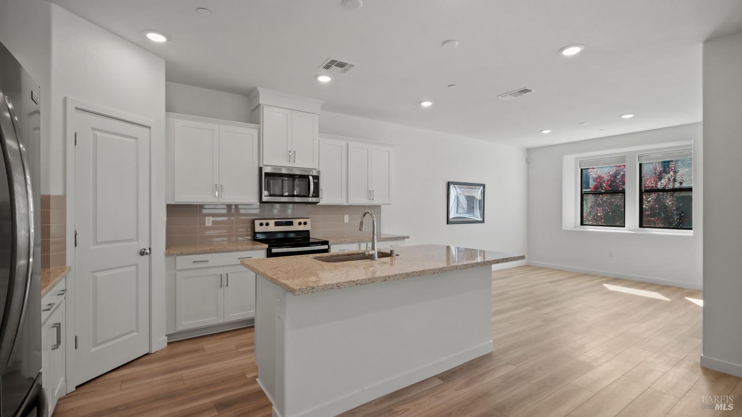 1586 Waterside Lane Rohnert Park CA 94928