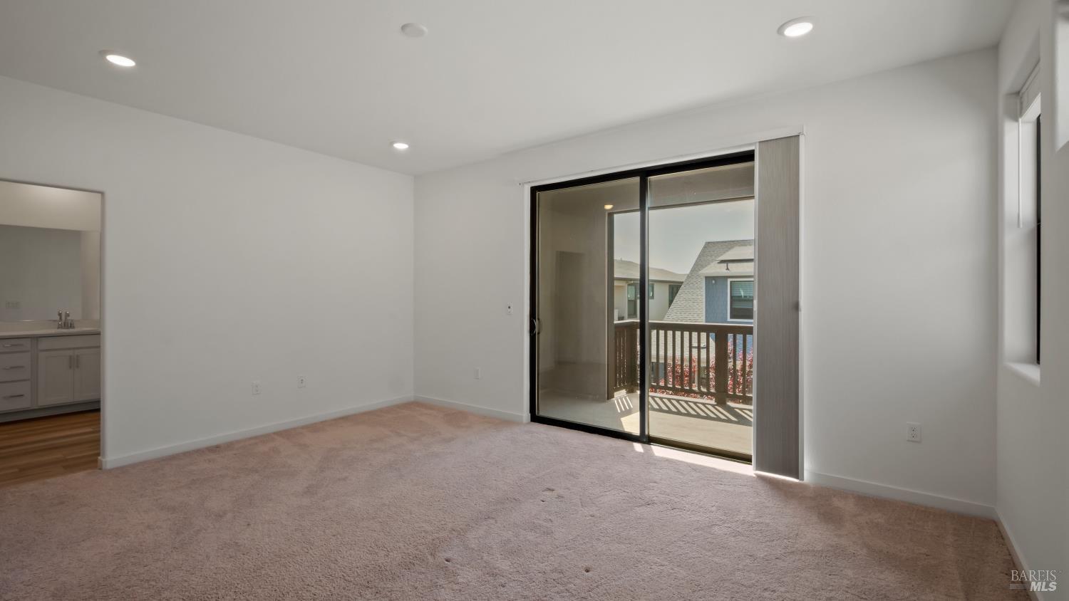 1586 Waterside Lane Rohnert Park CA 94928