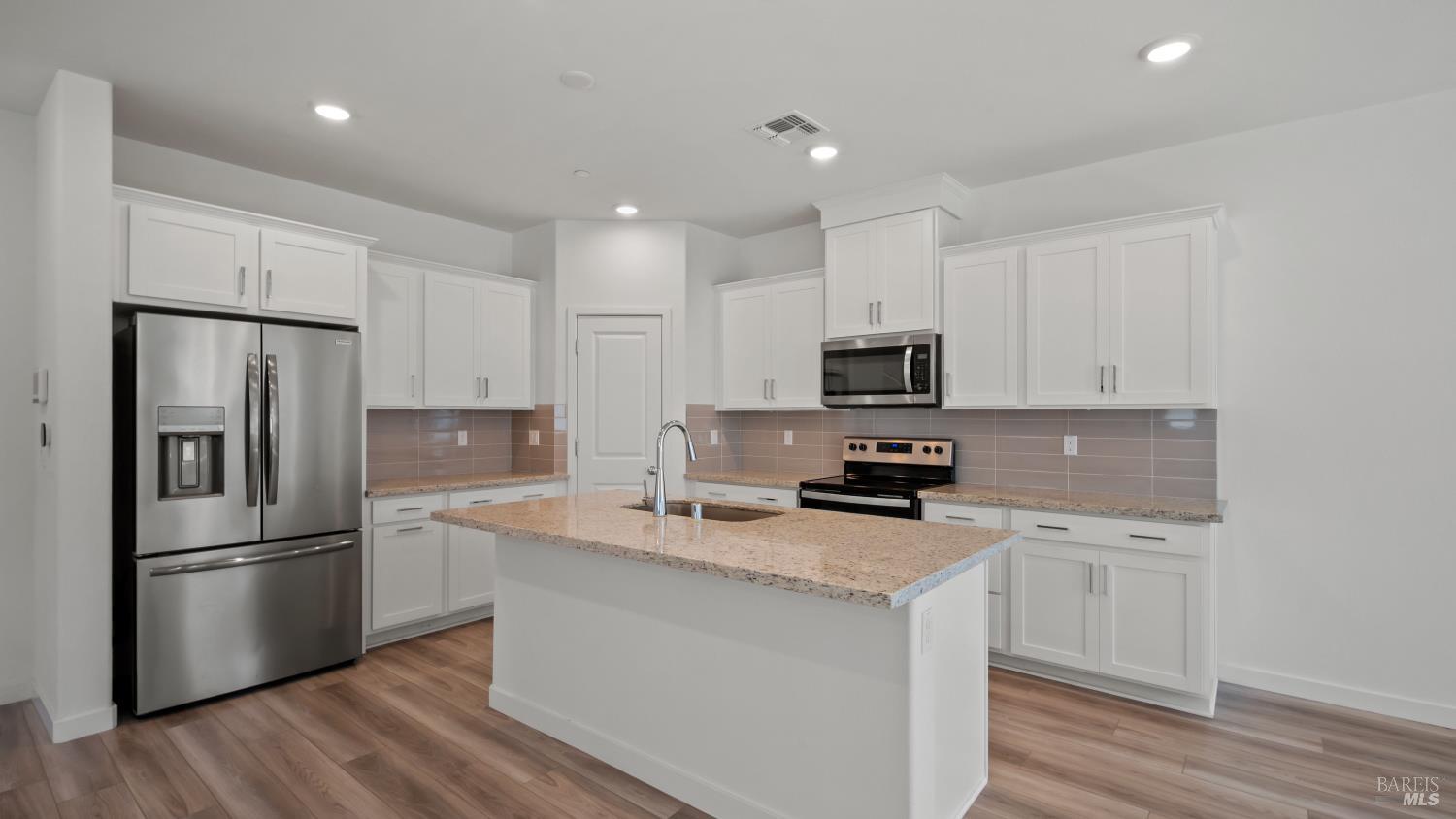 1586 Waterside Lane Rohnert Park CA 94928