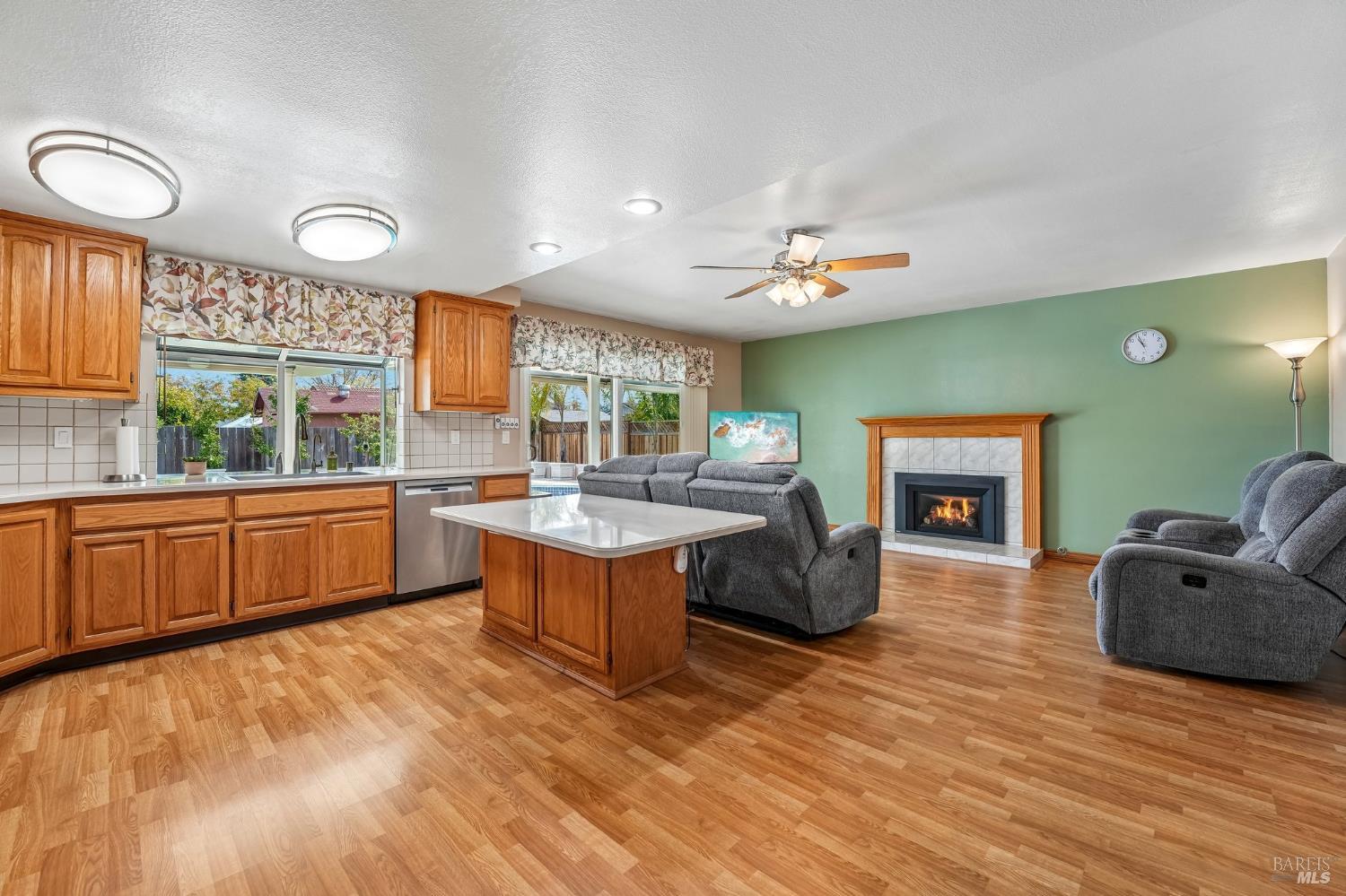 5346 Daniel Drive Rohnert Park CA 94928