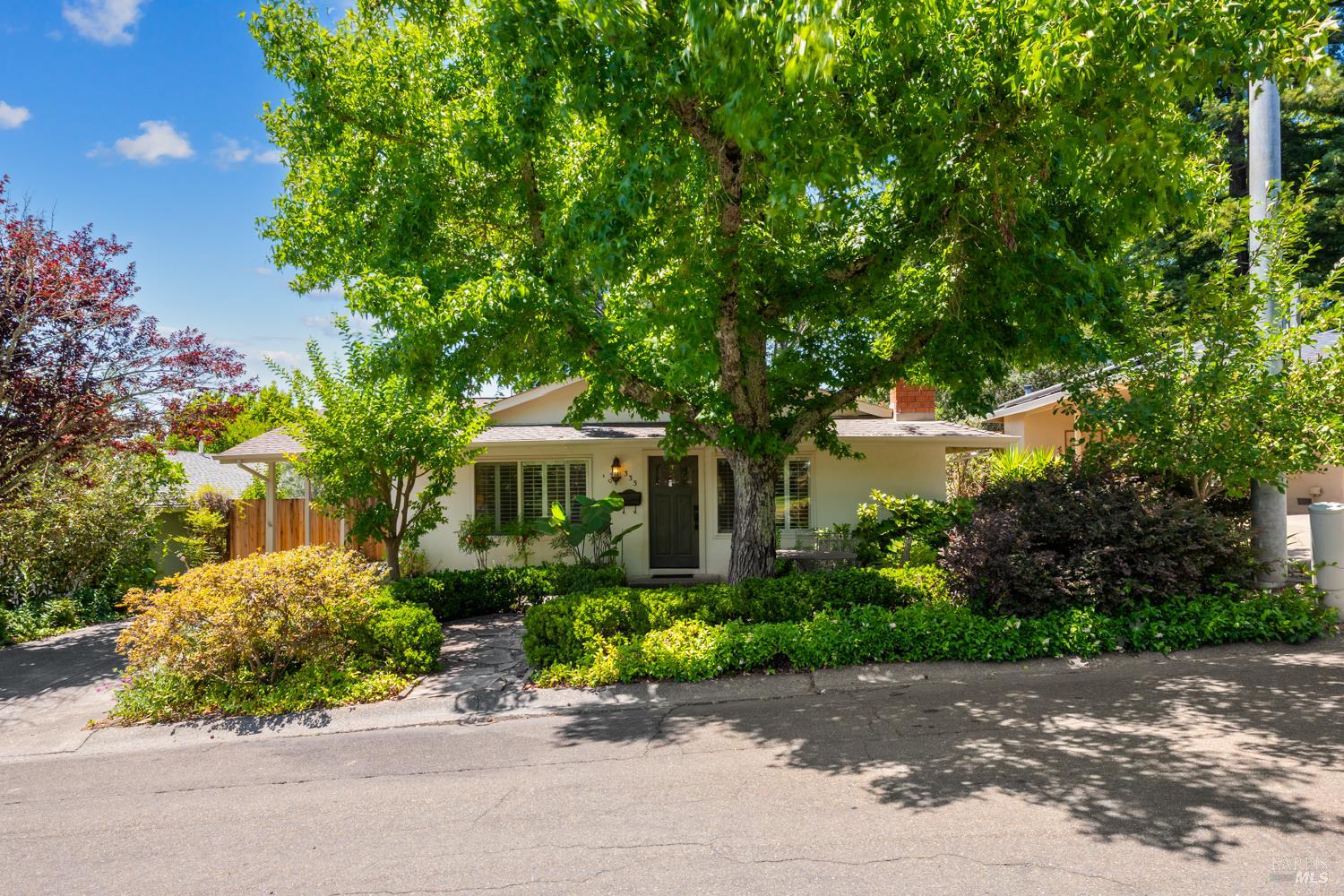 333 Orangewood Drive Healdsburg CA 95448