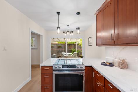 333 Orangewood Drive Healdsburg CA 95448