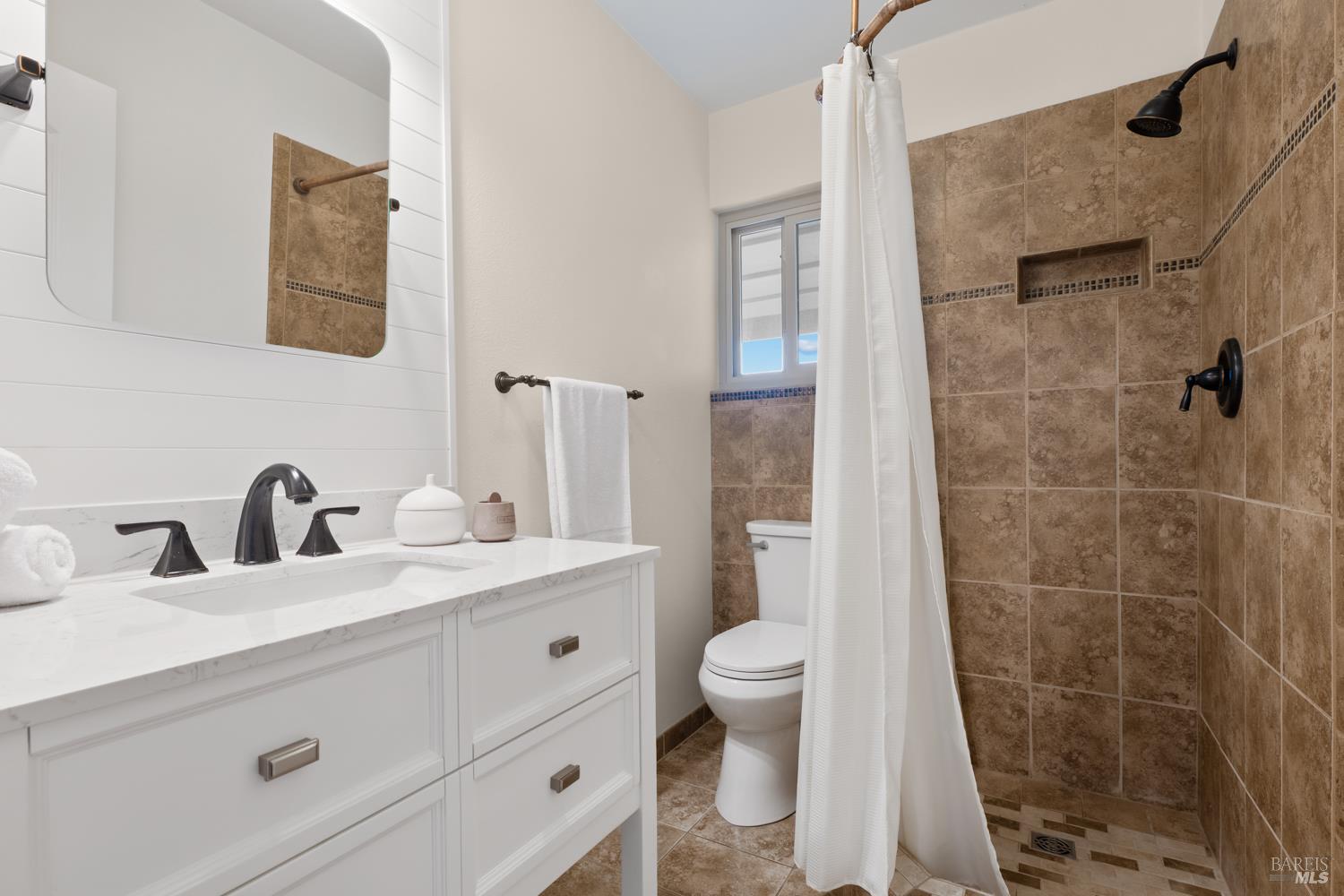 333 Orangewood Drive Healdsburg CA 95448