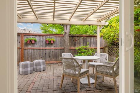 333 Orangewood Drive Healdsburg CA 95448